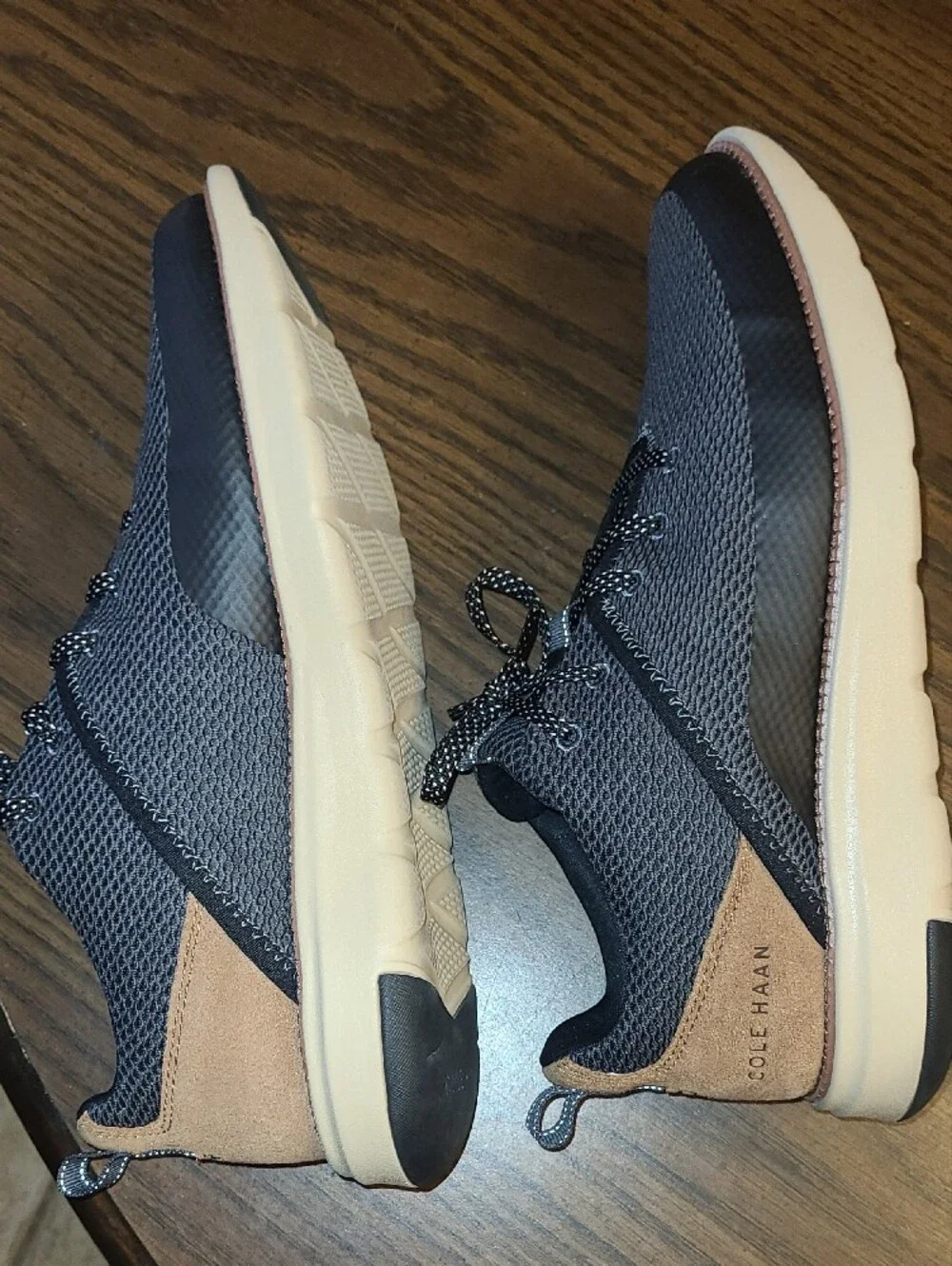 Cole Haan Black and Tan Mesh Derby Sneakers Mens Size 10 M